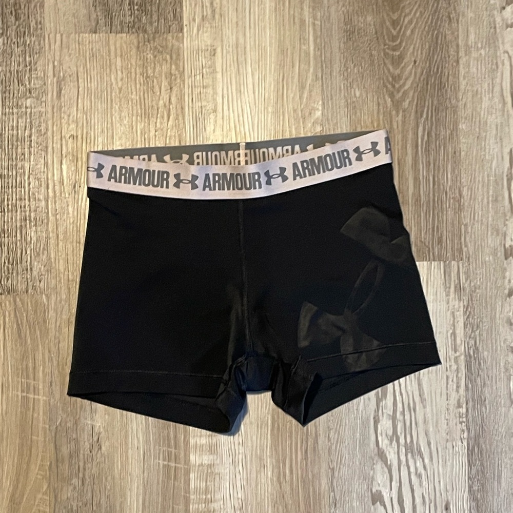 Under Armour Women's Black Bike Shorts
